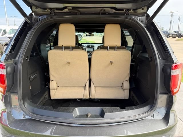 Certified 2017 Ford Explorer Limited w/ Equipment Group 301A FWD image 8