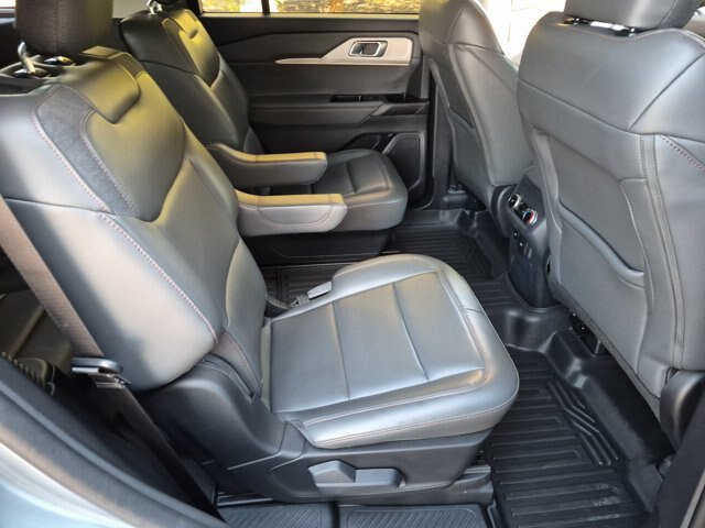Certified 2025 Ford Explorer Active w/ Active Comfort Package RWD image 34
