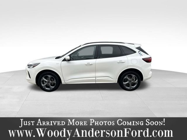 Certified 2023 Ford Escape ST-Line Select w/ Tech Pack #2 image 3