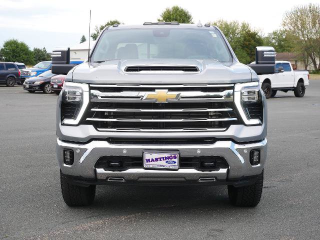Used 2024 Chevrolet Silverado 2500 LTZ w/ LTZ Plus Package AWD/4WD image 8