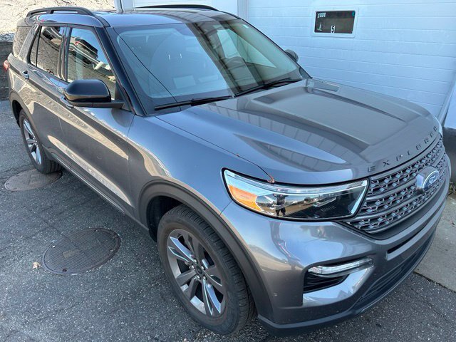 Certified 2022 Ford Explorer XLT w/ Equipment Group 202A AWD/4WD image 7