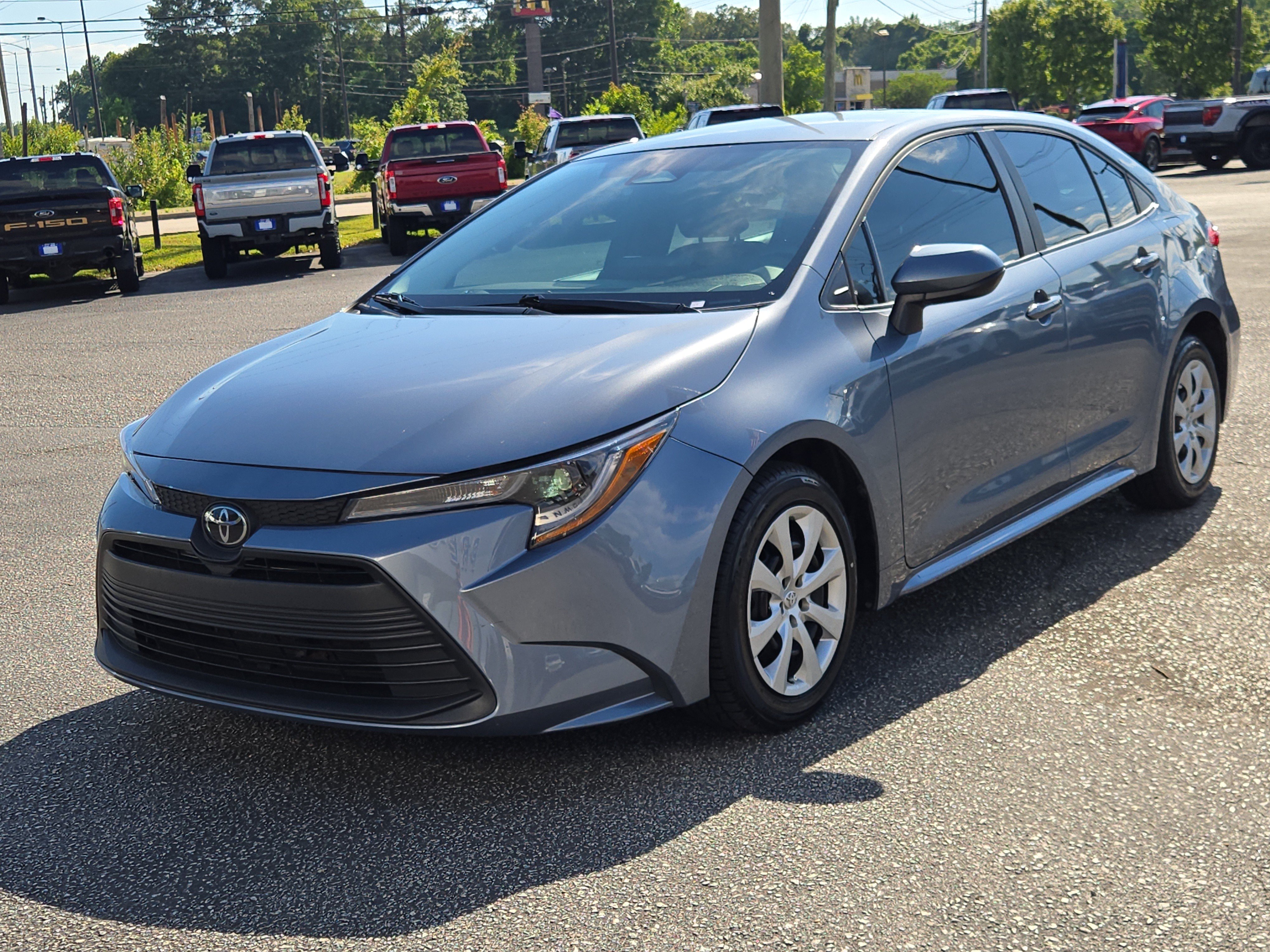 Used 2024 Toyota Corolla LE FWD image 2