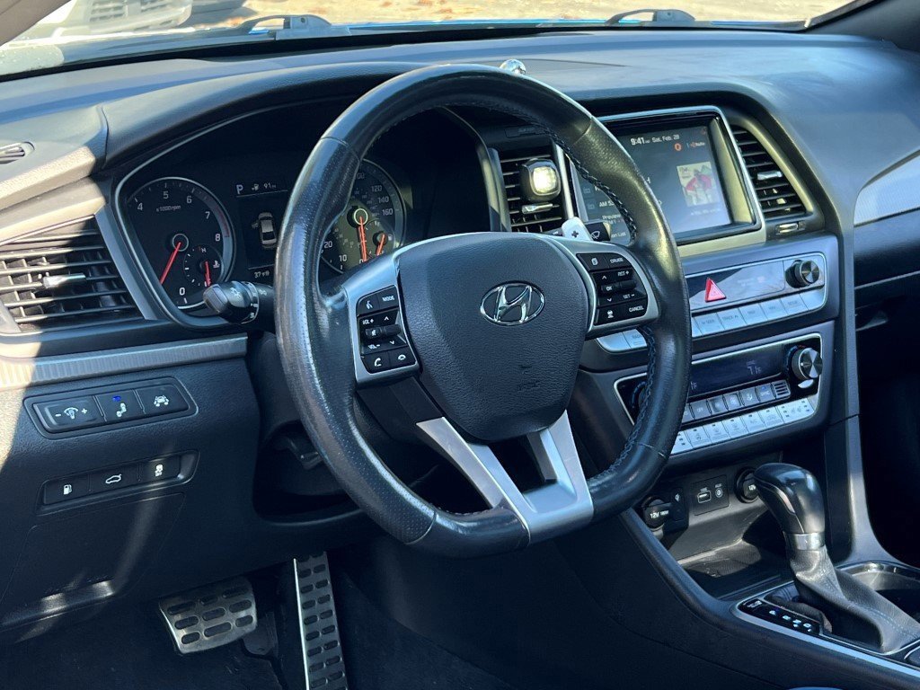 Used 2019 Hyundai Sonata Limited image 16
