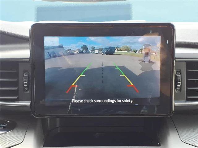 Certified 2022 Ford Explorer XLT w/ Equipment Group 202A image 27