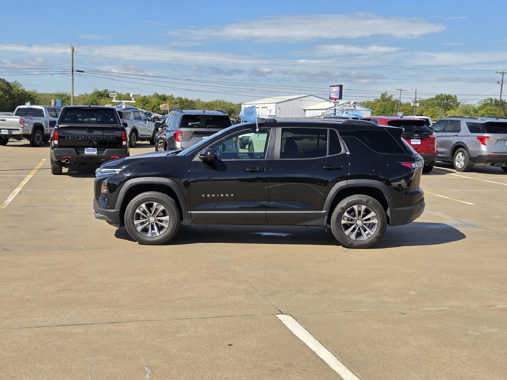 Used 2025 Chevrolet Equinox LT w/ Convenience Package II FWD image 4