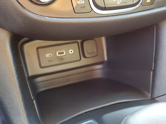 Used 2023 Chevrolet Equinox LT image 26