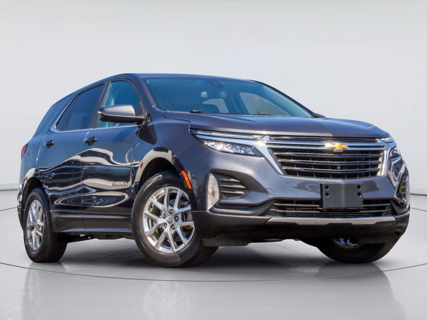 Used 2022 Chevrolet Equinox LT FWD image 2