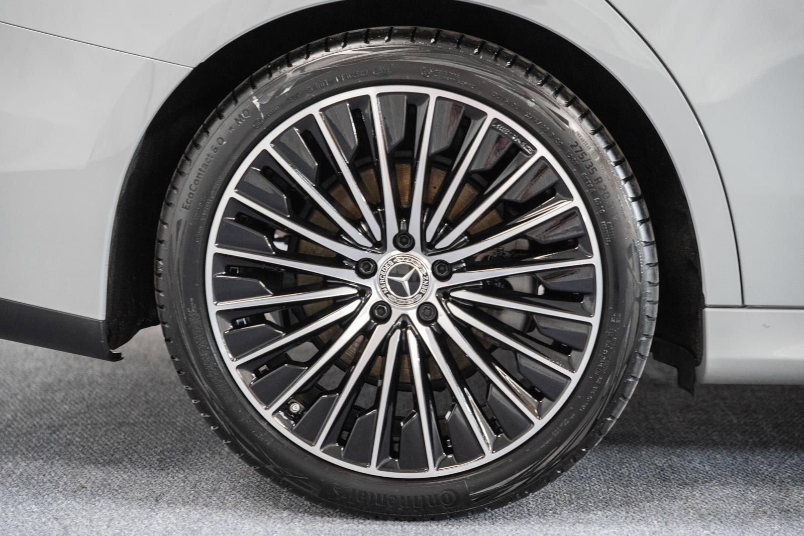 Used 2025 Mercedes-Benz E 350 4MATIC Sedan image 22