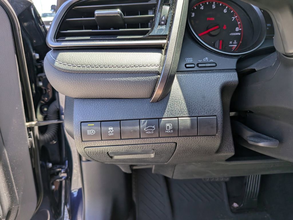 Used 2022 Toyota Camry XSE FWD image 27