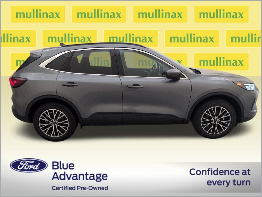 Certified 2025 Ford Escape SE image 6