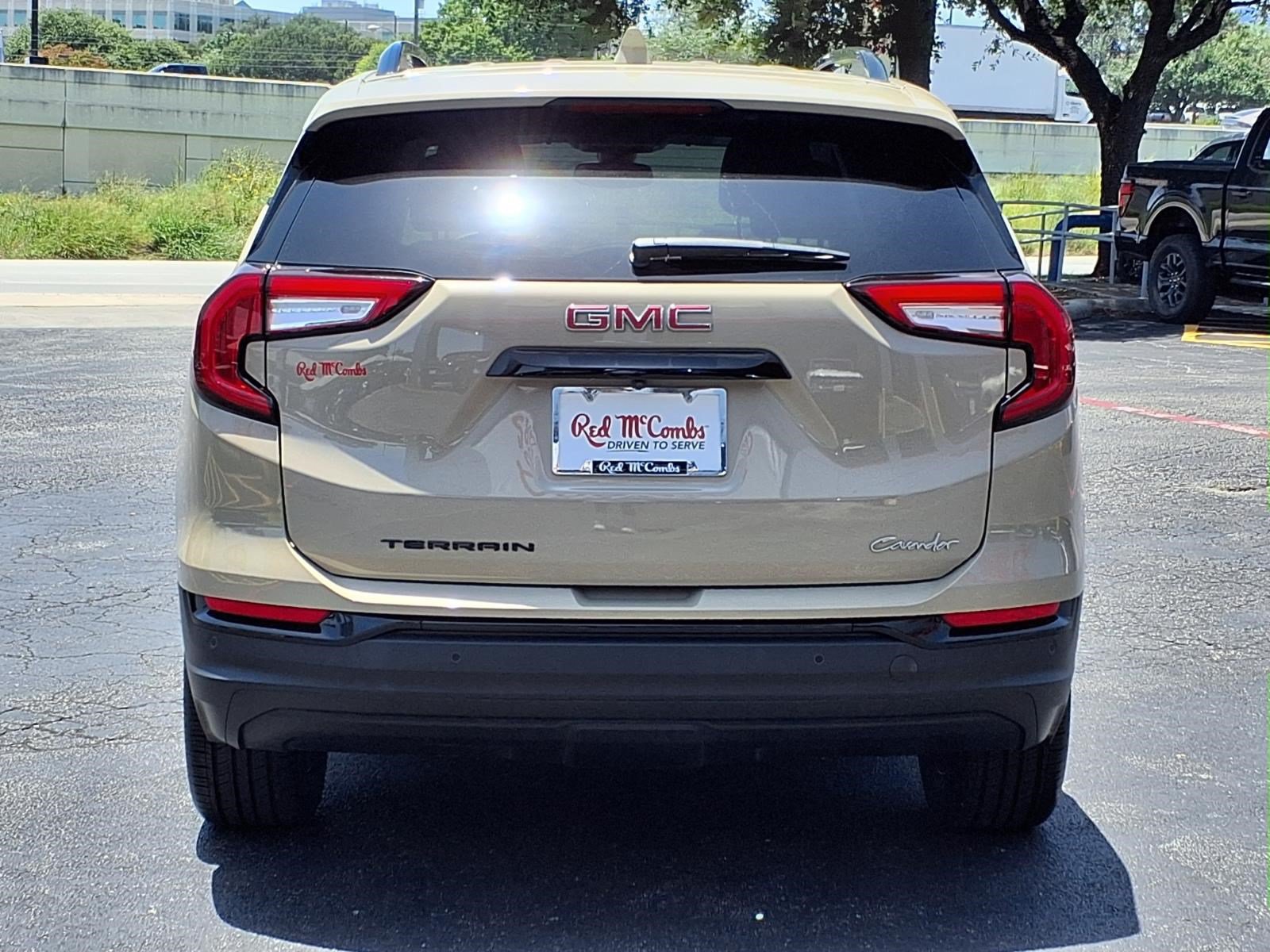 Used 2023 GMC Terrain SLE w/ Driver Convenience Package FWD image 7