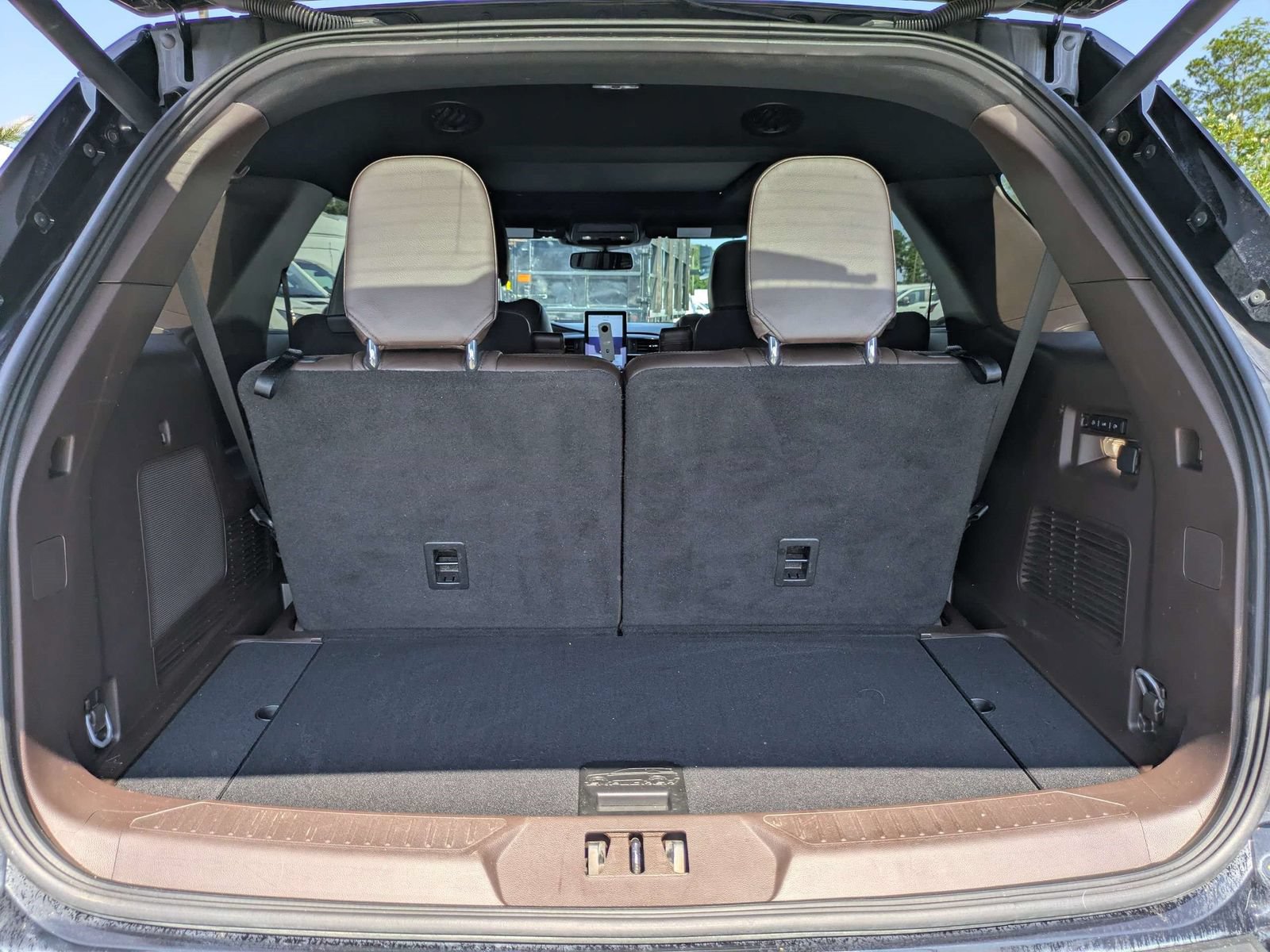 Certified 2023 Ford Explorer King Ranch w/ Technology Package AWD/4WD image 7