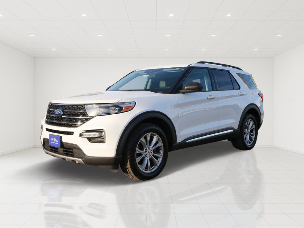 Certified 2020 Ford Explorer XLT w/ Equipment Group 202A AWD/4WD image 2