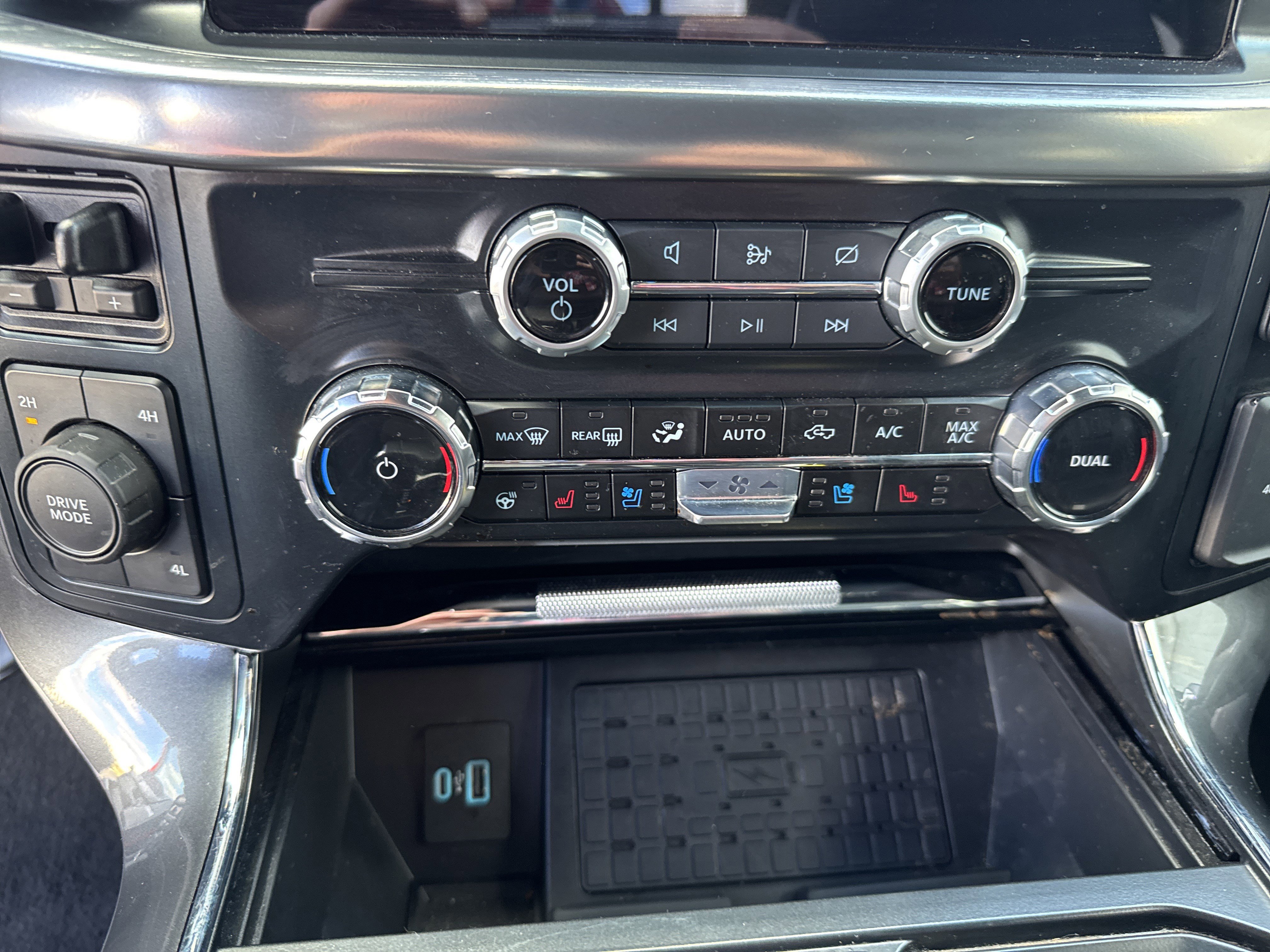 Certified 2023 Ford F150 Lariat w/ Equipment Group 502A High image 46