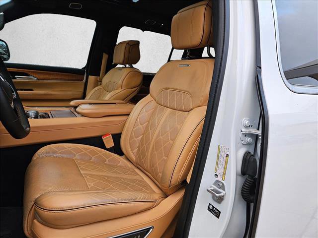 Used 2024 Jeep Grand Wagoneer Series III AWD/4WD image 16