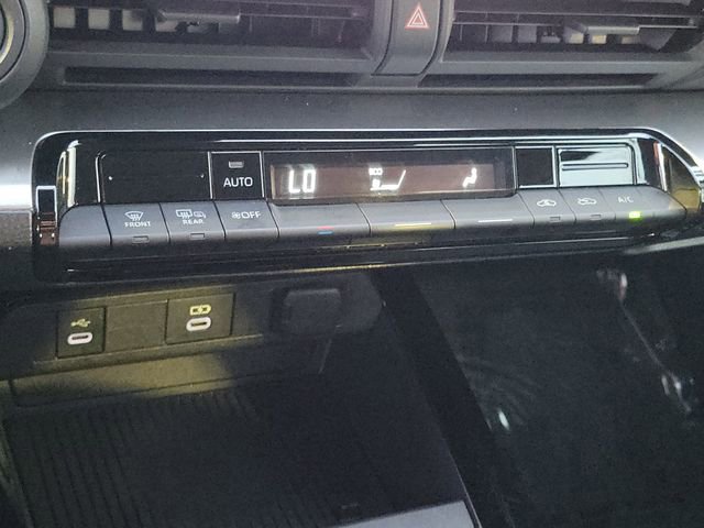 Used 2024 Toyota Prius LE image 15