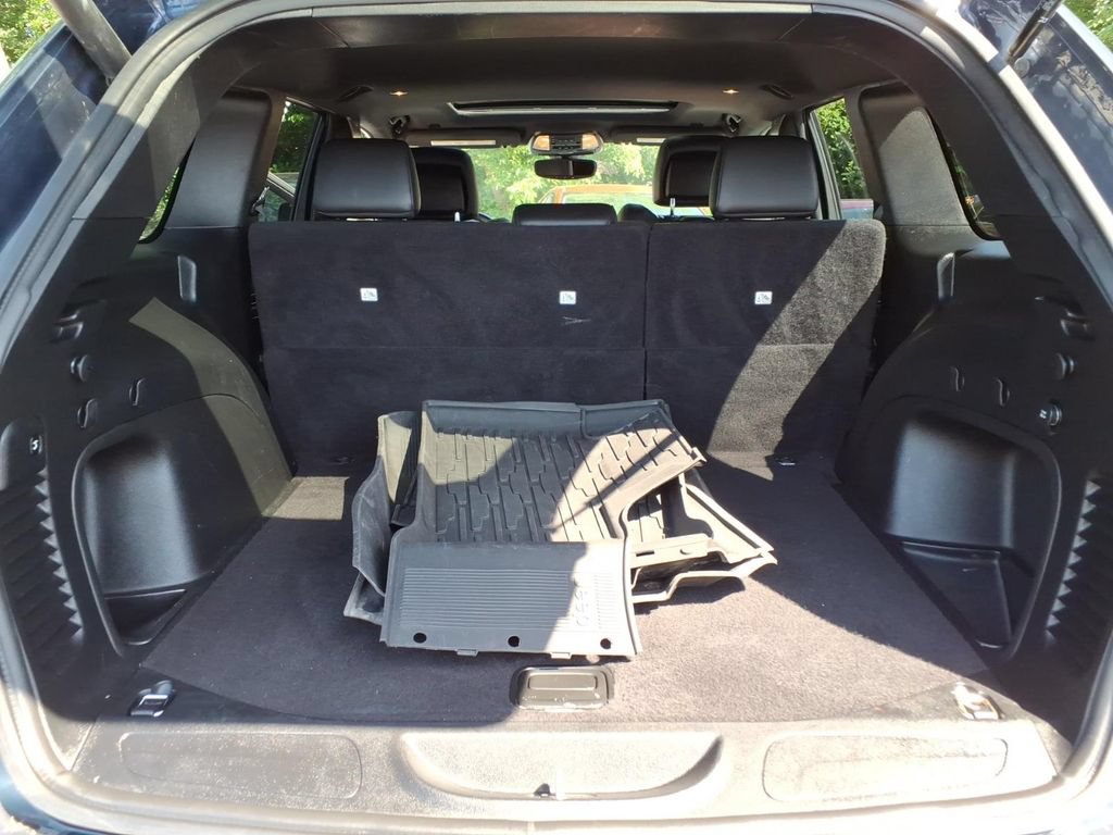 Used 2021 Jeep Grand Cherokee Limited AWD/4WD image 28