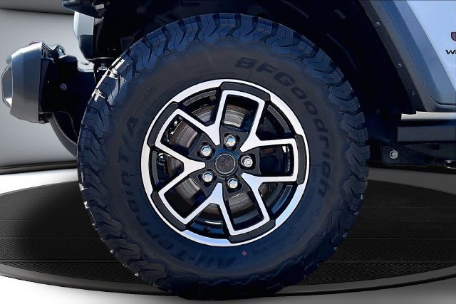 Used 2024 Jeep Wrangler Unlimited Rubicon w/ Technology Group AWD/4WD image 34