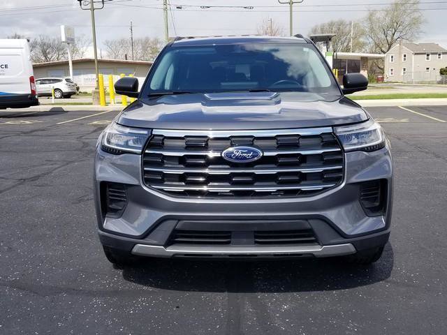 Certified 2025 Ford Explorer Active AWD/4WD image 3