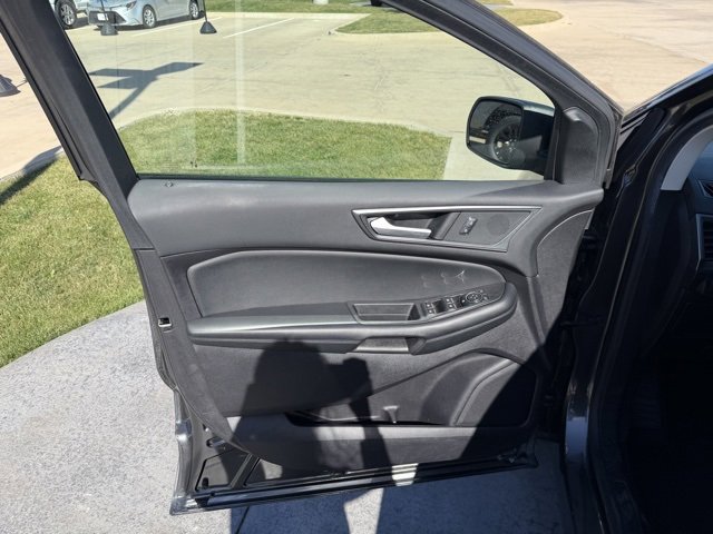 Certified 2020 Ford Edge SE image 8