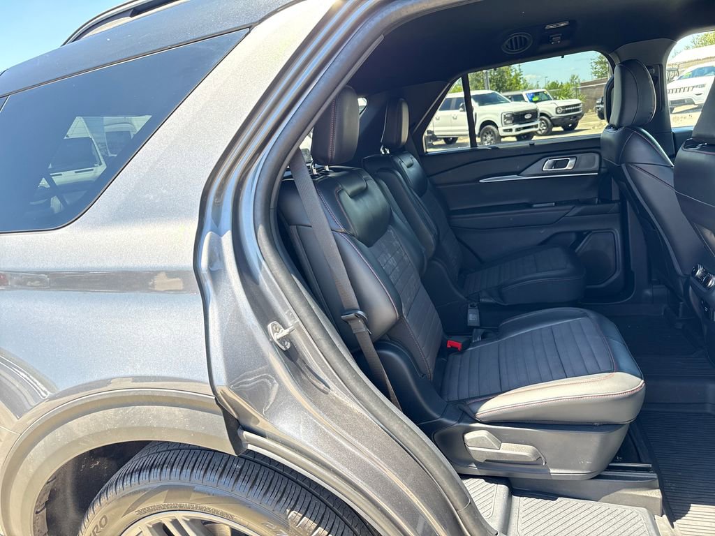 Certified 2025 Ford Explorer ST-Line w/ Premium Package RWD image 26