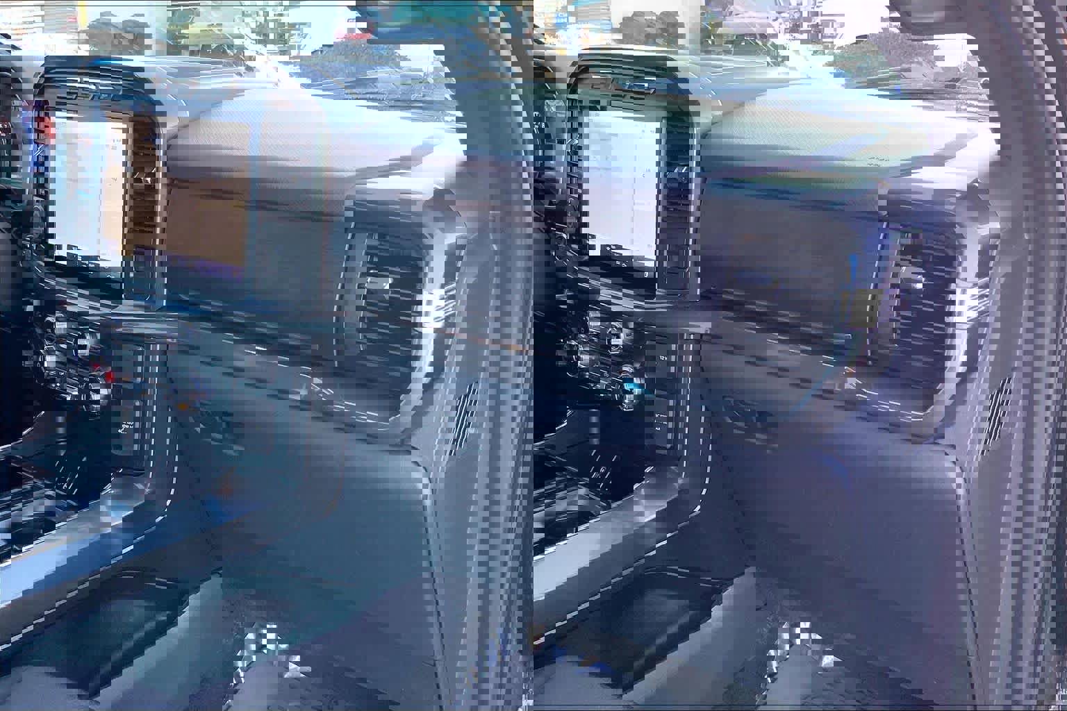 Certified 2022 Ford F150 XLT w/ Equipment Group 302A High image 16