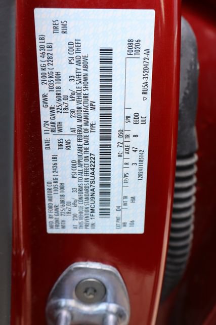 Certified 2025 Ford Escape ST-Line Select AWD/4WD image 40
