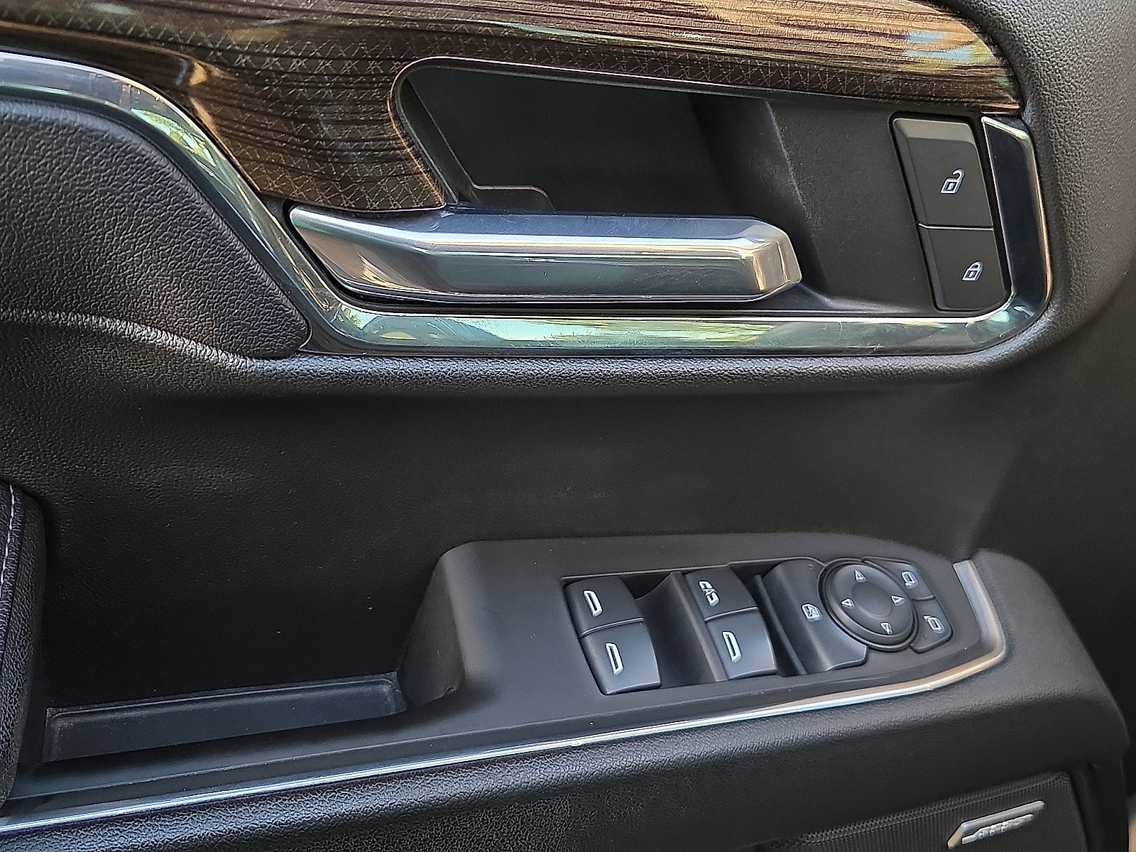 Used 2023 Chevrolet Silverado 1500 RST AWD/4WD image 13