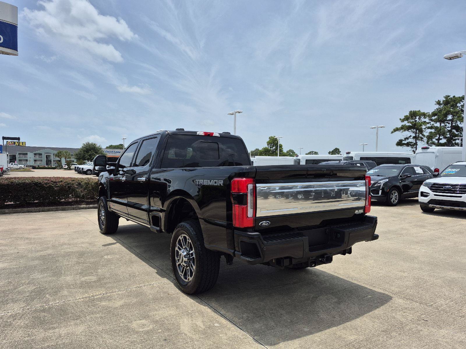 Certified 2025 Ford F250 Platinum w/ Platinum Plus Package AWD/4WD image 16