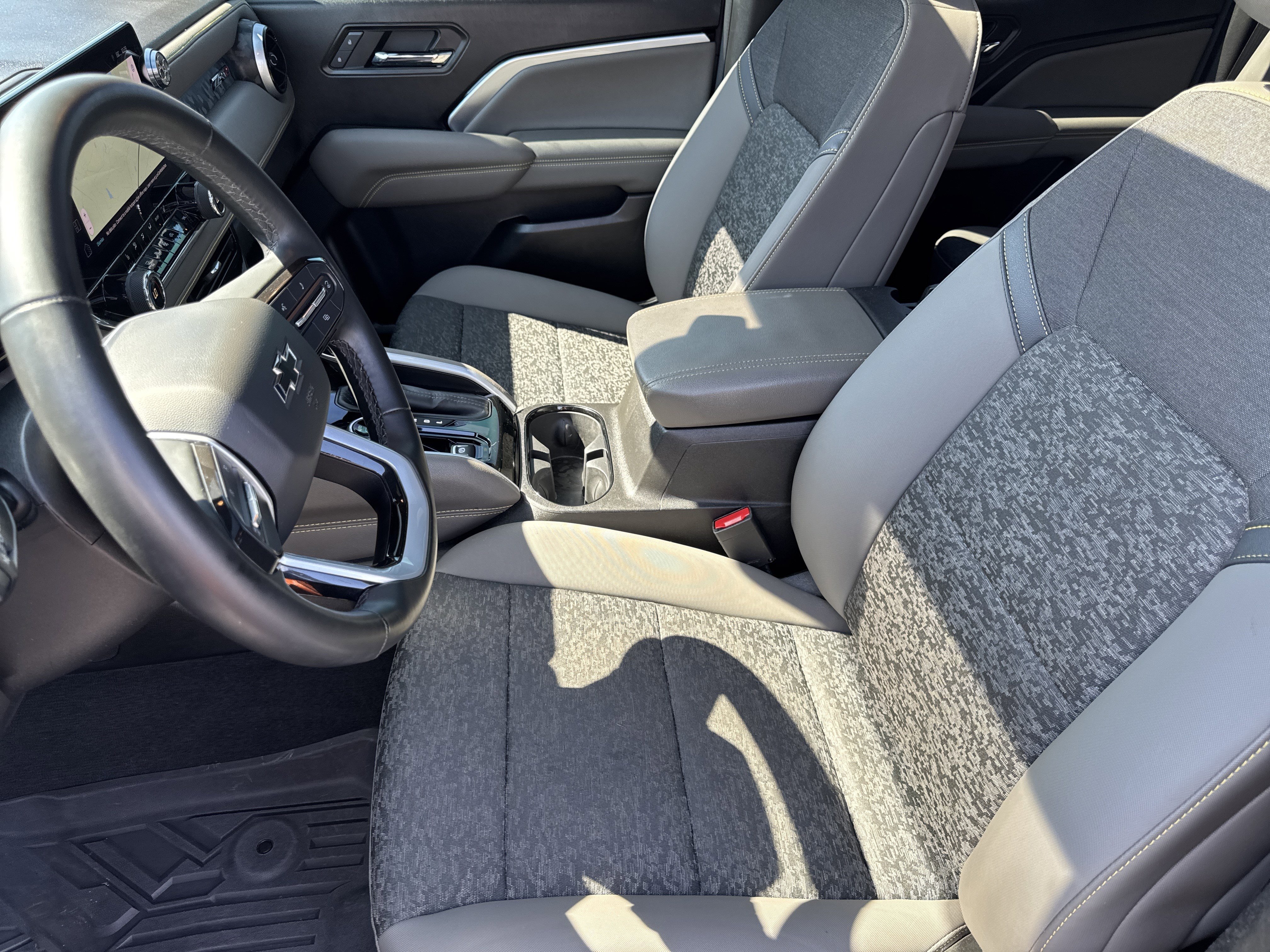 Used 2024 Chevrolet Colorado ZR2 w/ Technology Package image 9