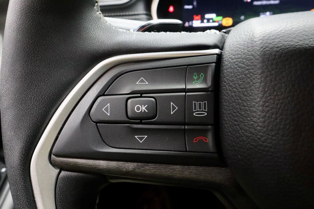 Used 2025 Jeep Grand Cherokee Limited 4xe AWD/4WD image 30