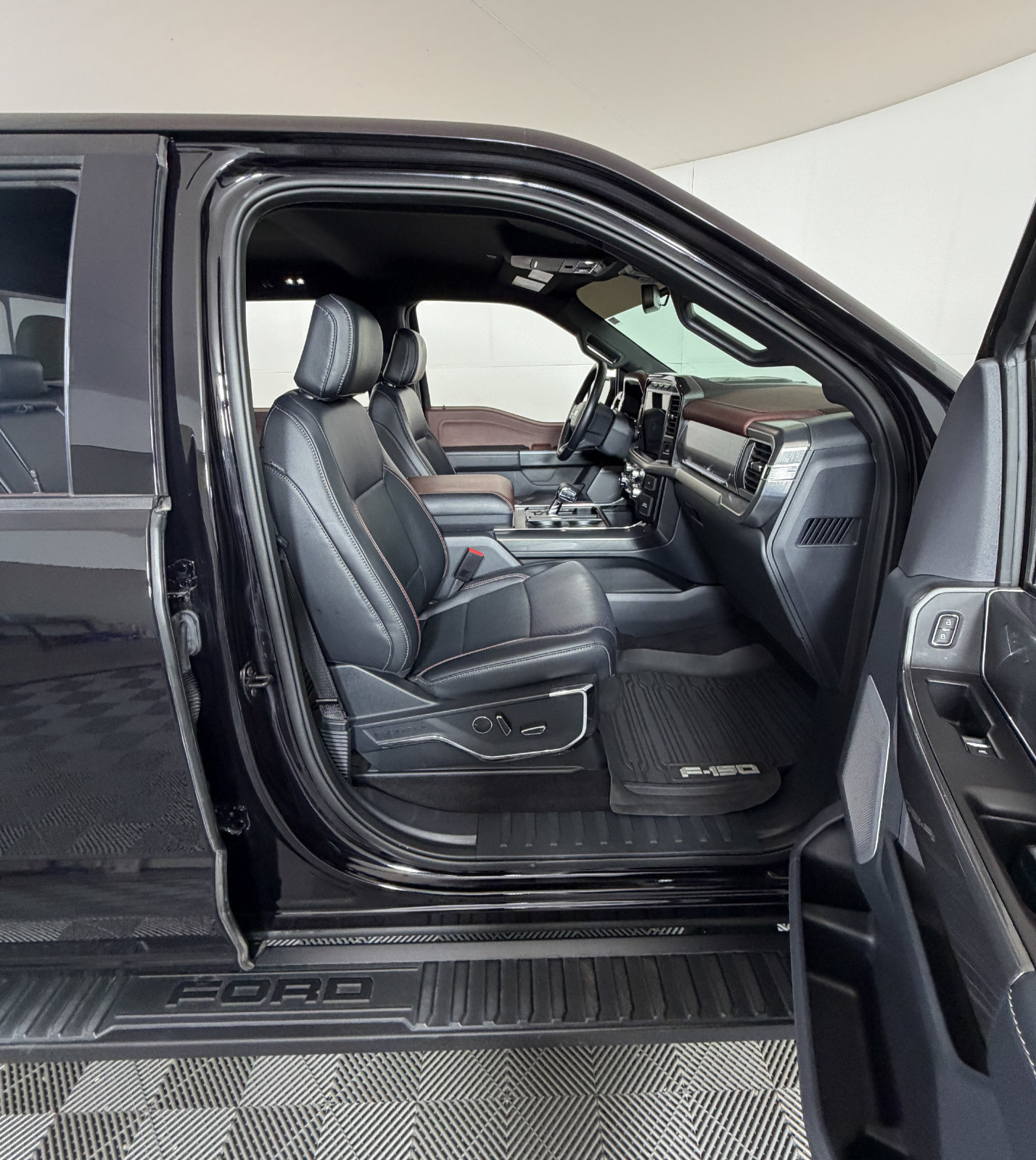 Certified 2023 Ford F150 Lariat w/ Equipment Group 502A High AWD/4WD image 6