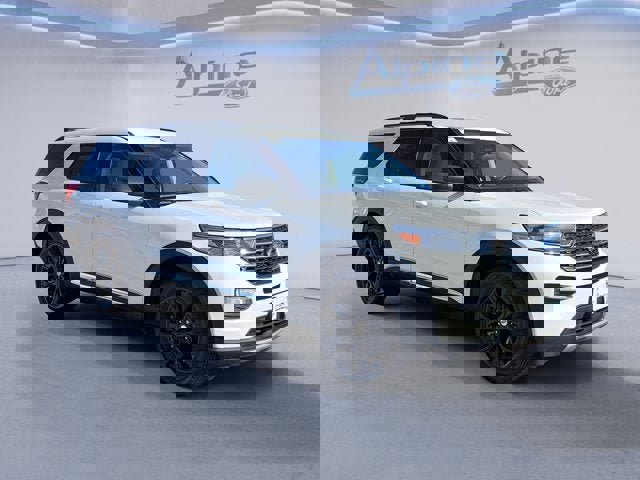 Certified 2022 Ford Explorer XLT w/ Equipment Group 202A image 7