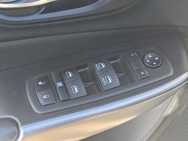 Used 2021 Jeep Cherokee Limited w/ Elite Package image 12