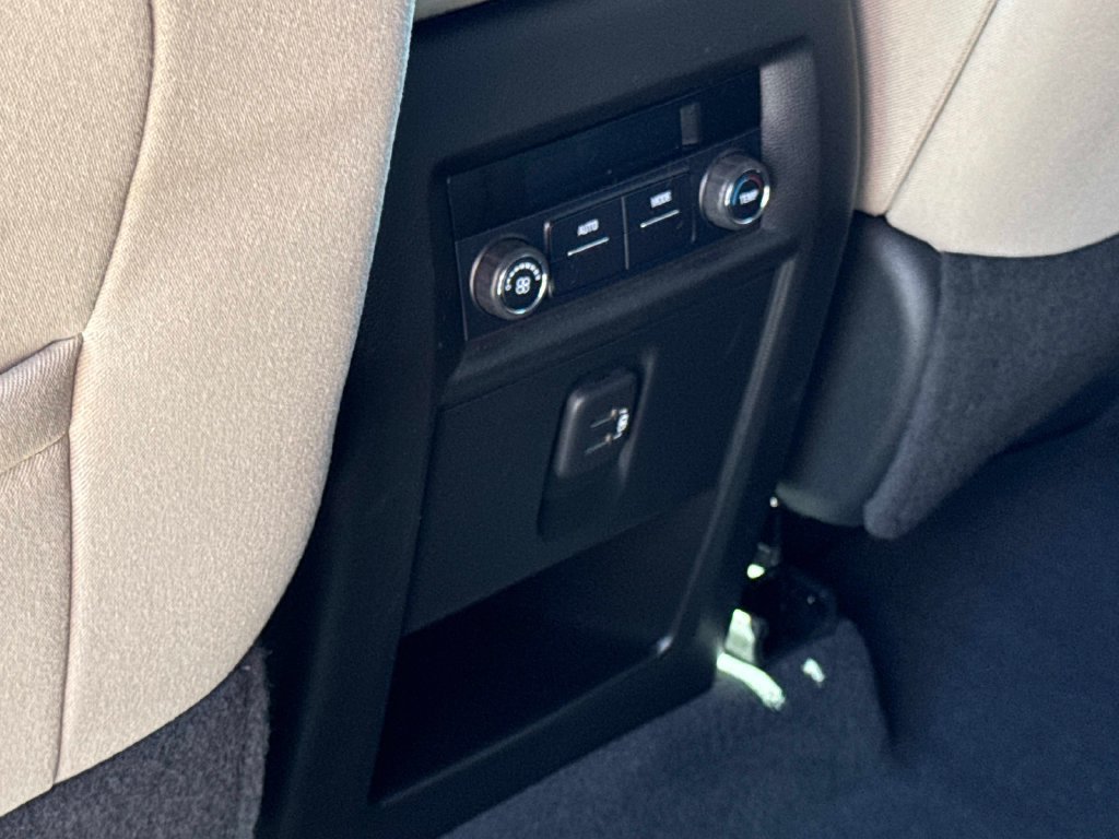 Used 2022 Chevrolet Traverse LS FWD image 20