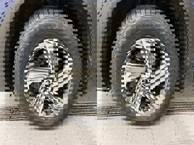 Used 2022 Hyundai Santa Fe SEL w/ Convenience Package image 9