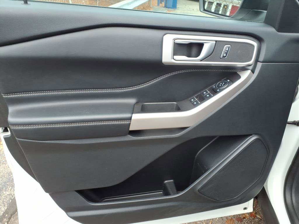 Certified 2023 Ford Explorer XLT w/ Class IV Trailer Tow Package image 14