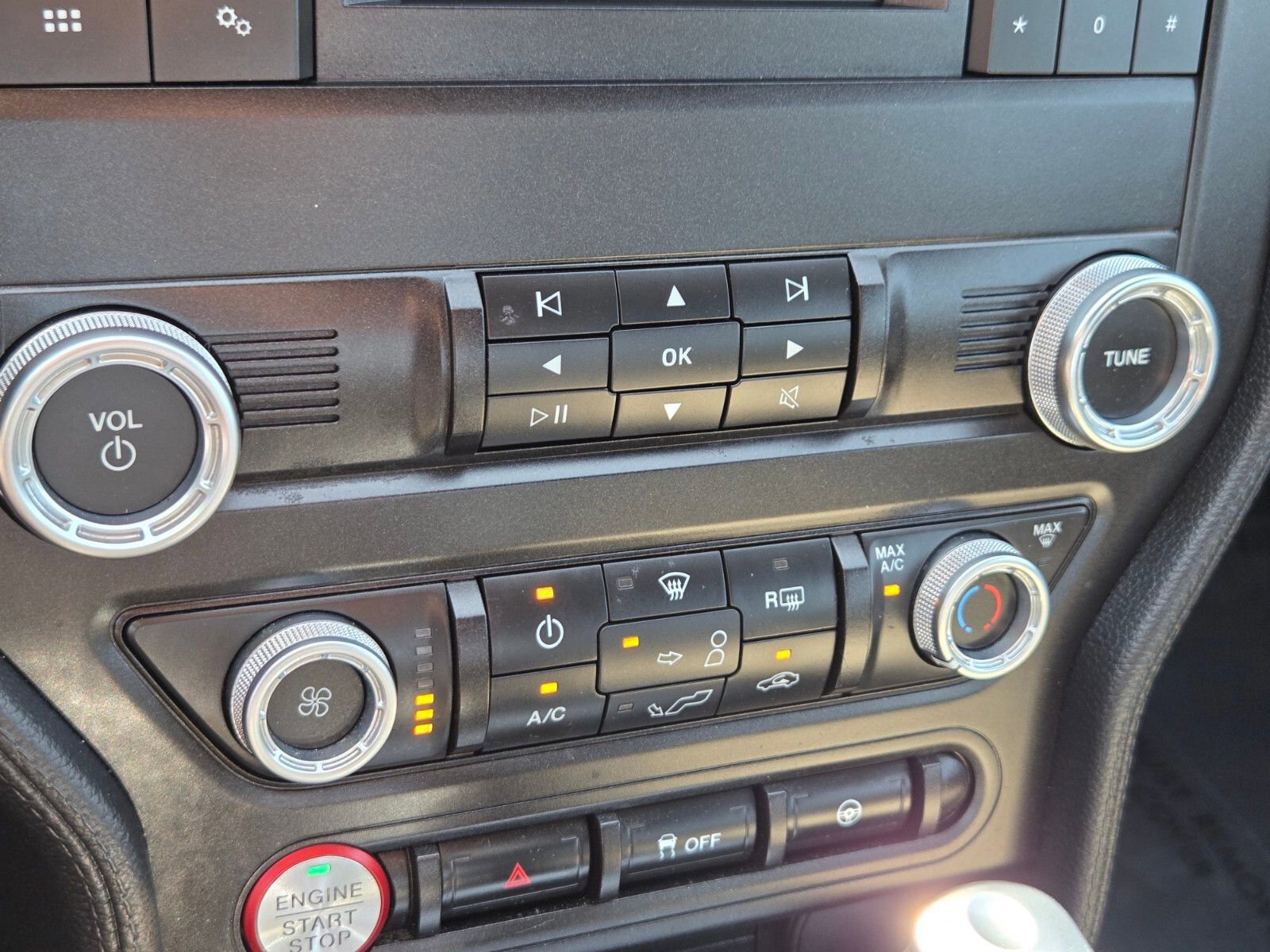 Certified 2020 Ford Mustang Coupe RWD image 22