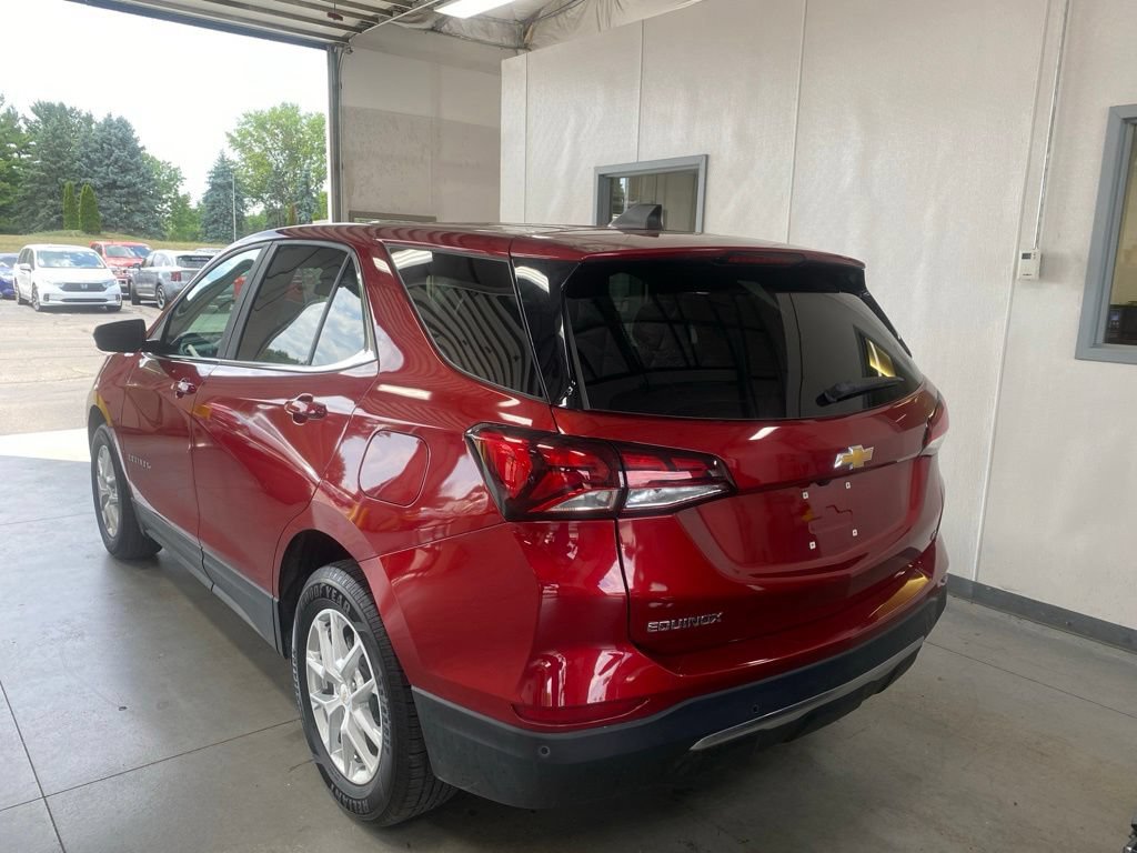 Used 2024 Chevrolet Equinox LT w/ LPO, Floor Liner Package FWD image 3