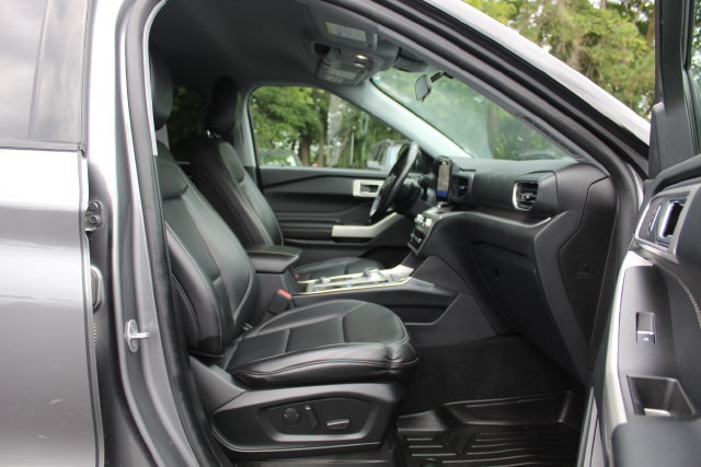 Certified 2021 Ford Explorer XLT w/ Equipment Group 202A AWD/4WD image 26