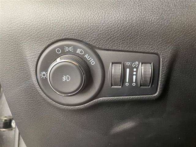 Used 2022 Jeep Compass Latitude AWD/4WD image 16