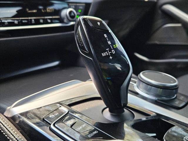 Used 2022 BMW 530i w/ M Sport Package RWD image 11