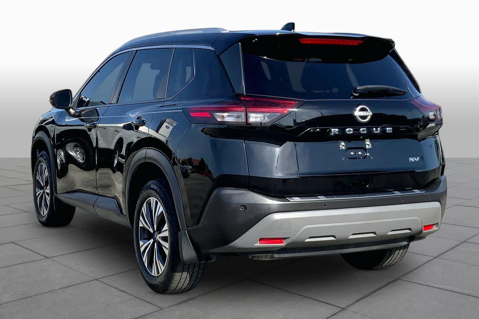 Used 2022 Nissan Rogue SV w/ SV Premium Package FWD image 12