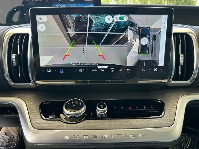 Certified 2025 Ford Expedition Max Platinum w/ Driver's Package AWD/4WD image 22