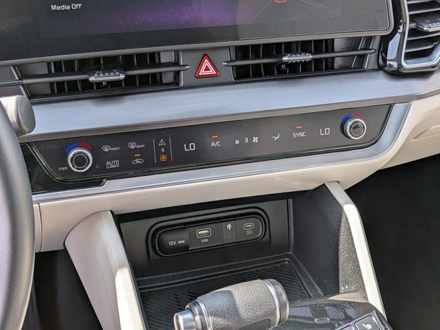 Used 2025 Kia Sportage EX w/ Premium Package FWD image 23