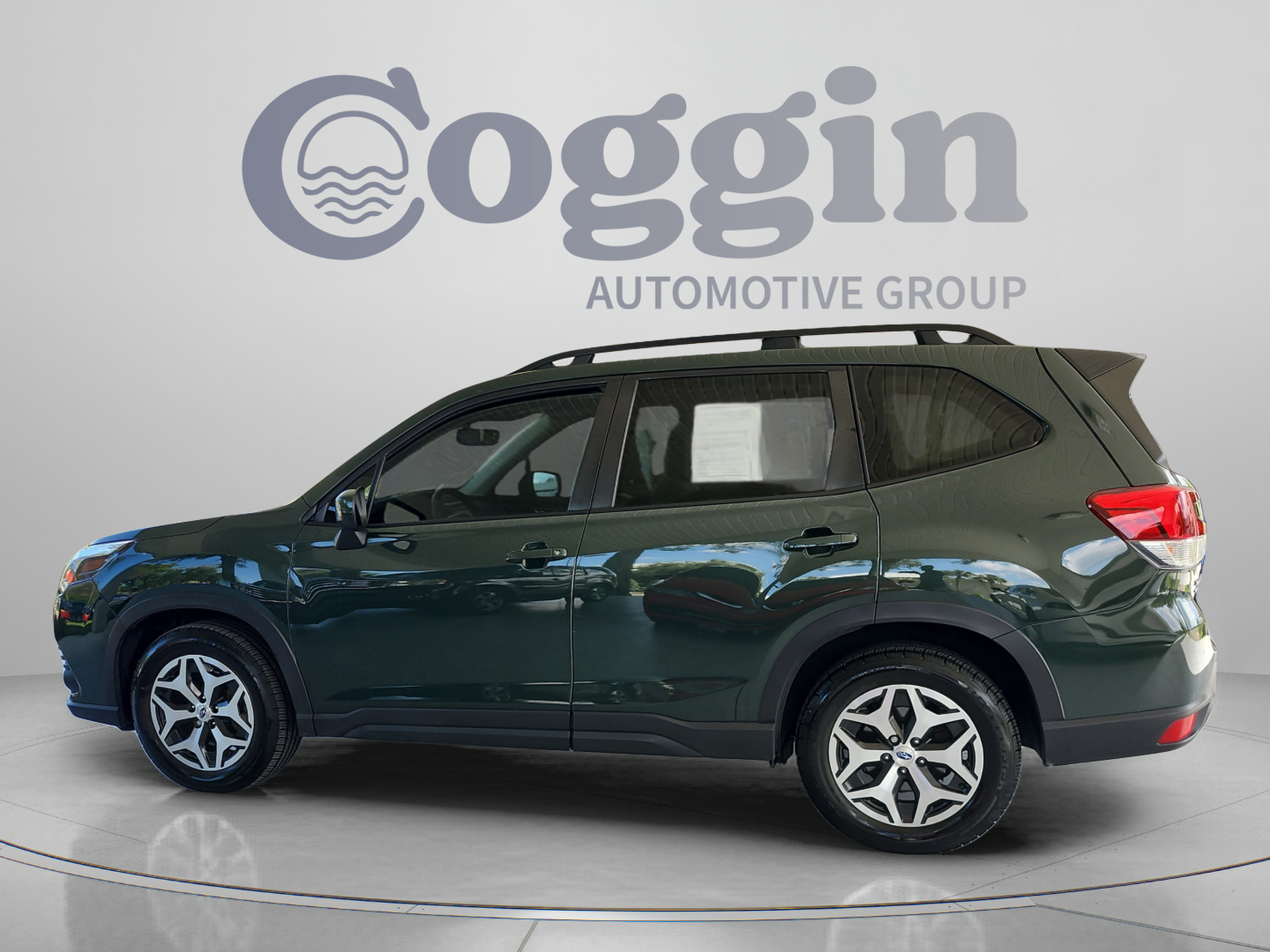 Used 2024 Subaru Forester Premium AWD/4WD image 2