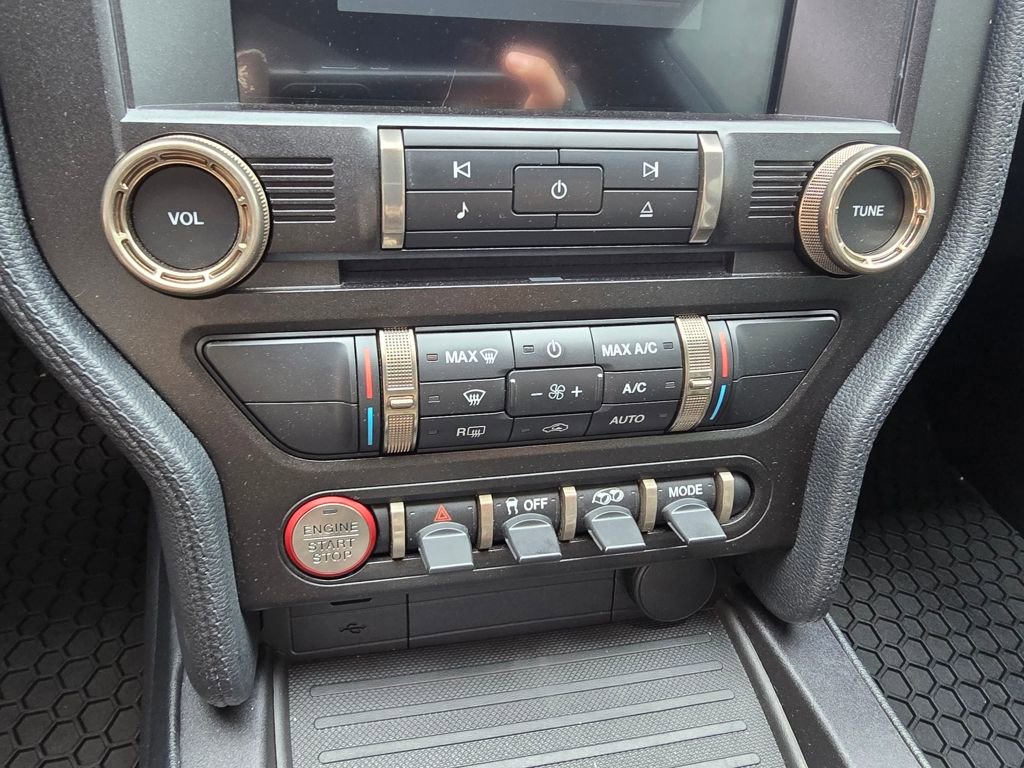 Certified 2021 Ford Mustang Shelby GT500 w/ Carbon Fiber Track Pack image 61