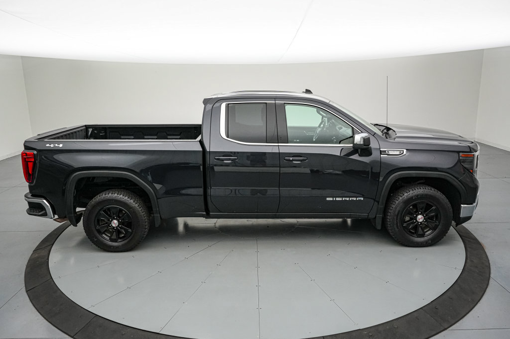 Used 2024 GMC Sierra 1500 SLE AWD/4WD image 3