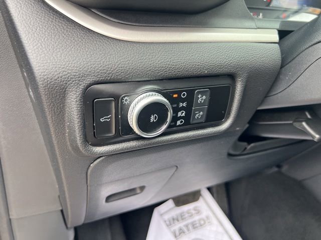 Certified 2022 Ford Explorer XLT w/ Equipment Group 202A image 8