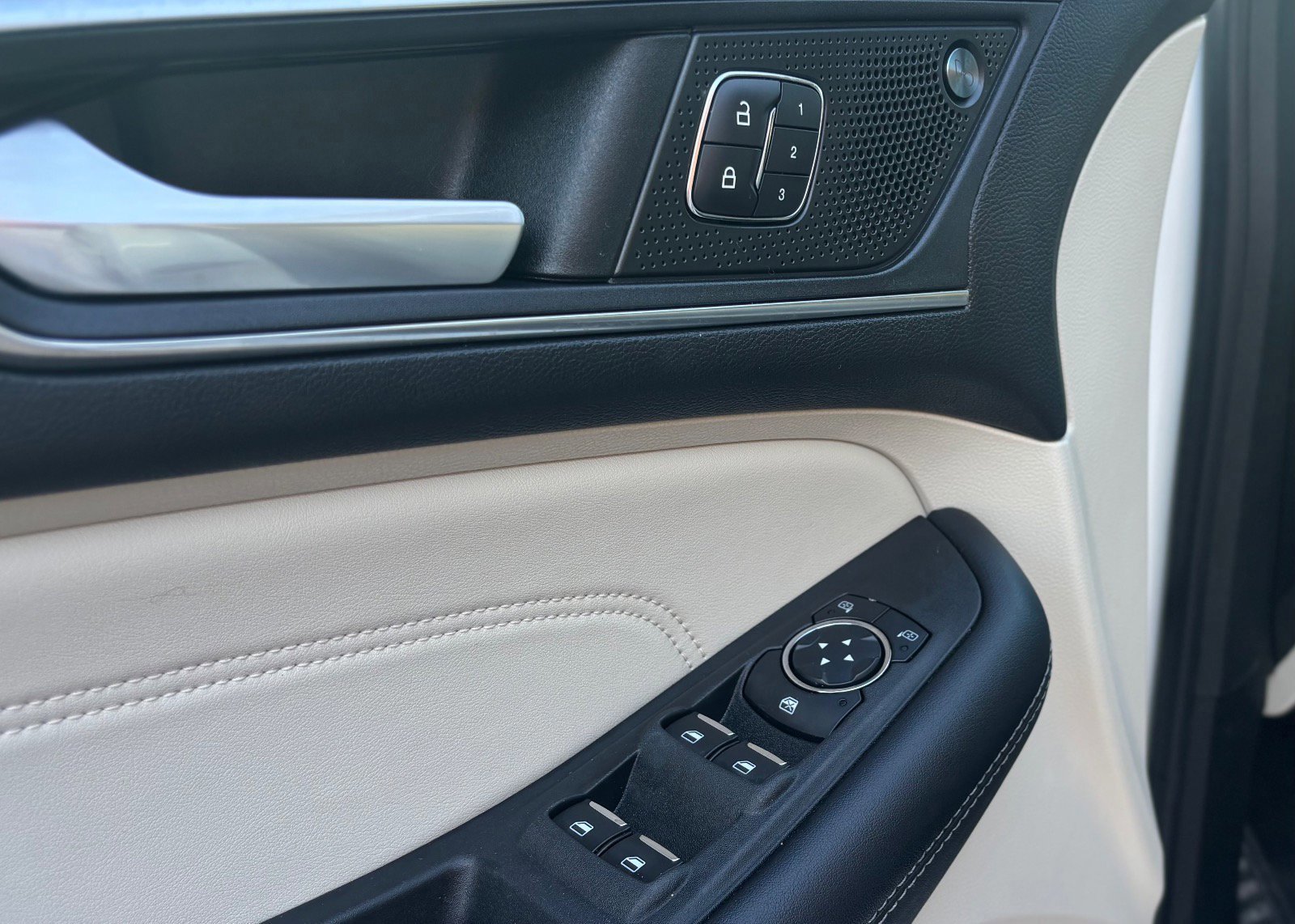 Certified 2022 Ford Edge Titanium w/ Equipment Group 301A image 29